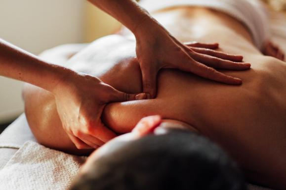 massage huiles essentielles